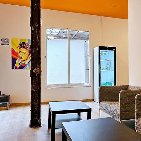 Arc House Pop Art Hostel Madrid Exterior photo