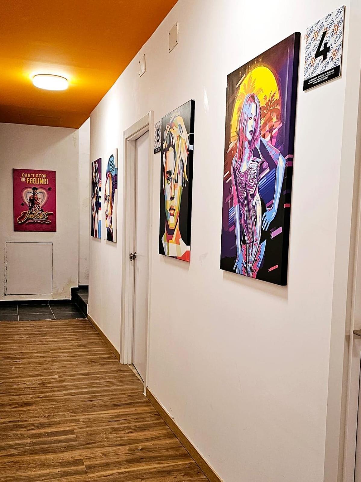 Arc House Pop Art Hostel Madrid Exterior photo